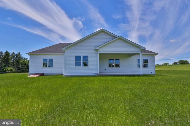 448 LONG LANE RD, Walnutport, PA 18088