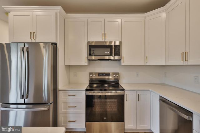 448 LONG LANE RD, Walnutport, PA 18088