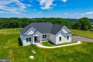 448 LONG LANE RD, Walnutport, PA 18088