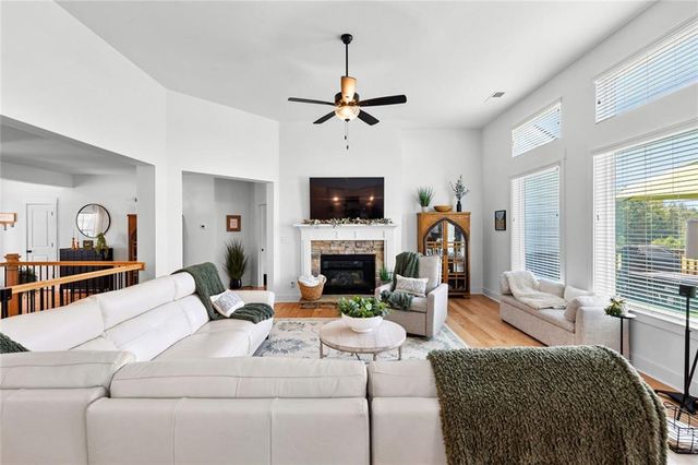 73 Oakhurst Trail, Sharpsburg, GA 30277
