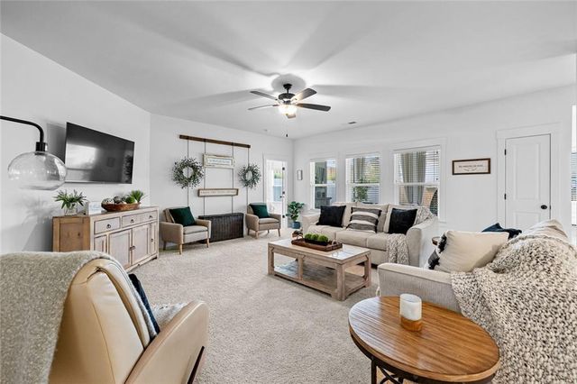 73 Oakhurst Trail, Sharpsburg, GA 30277
