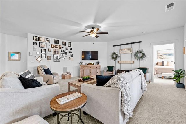 73 Oakhurst Trail, Sharpsburg, GA 30277