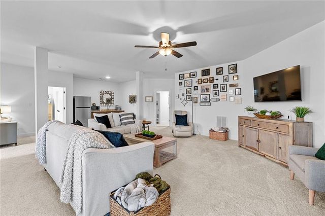 73 Oakhurst Trail, Sharpsburg, GA 30277