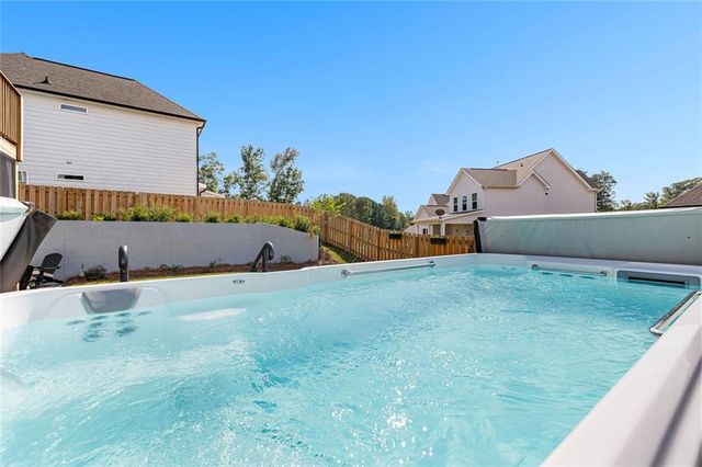 73 Oakhurst Trail, Sharpsburg, GA 30277