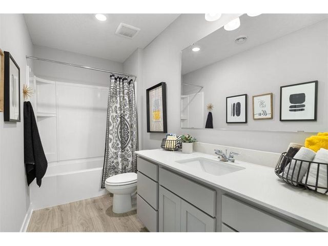 5154 Stable View Drive, Woodbury, MN 55129