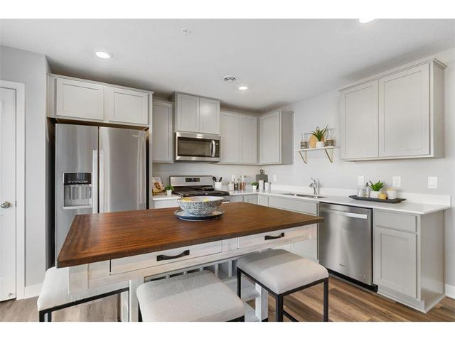 5154 Stable View Drive, Woodbury, MN 55129