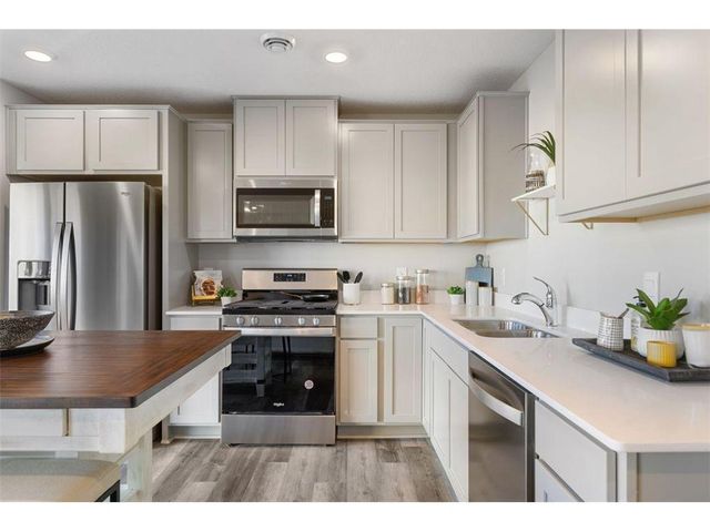 5154 Stable View Drive, Woodbury, MN 55129