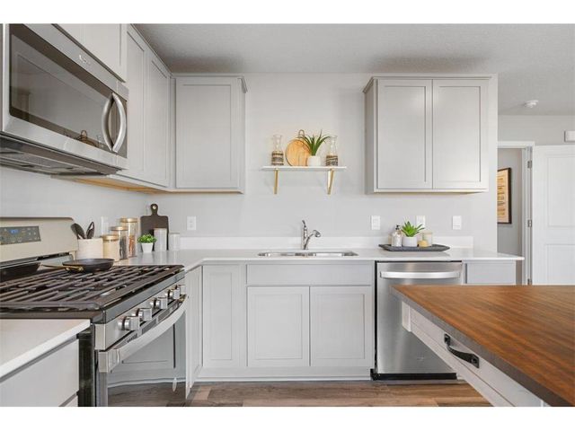 5154 Stable View Drive, Woodbury, MN 55129