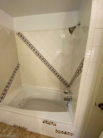 3841 Avera Avenue, Winston-salem, NC 27106
