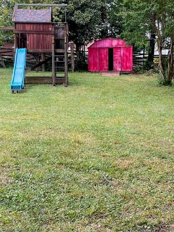 3841 Avera Avenue, Winston-salem, NC 27106