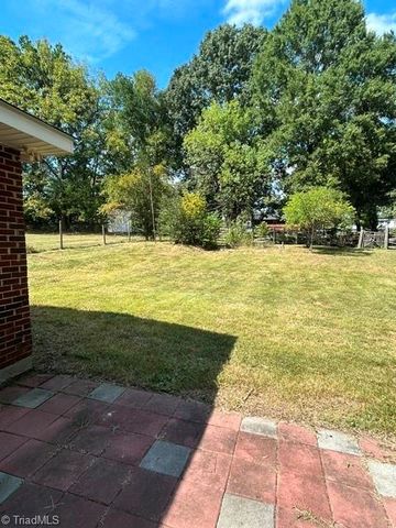 3841 Avera Avenue, Winston-salem, NC 27106