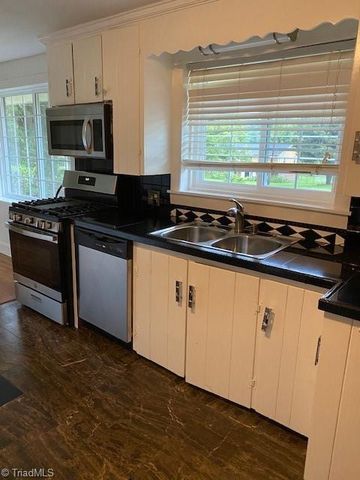 3841 Avera Avenue, Winston-salem, NC 27106