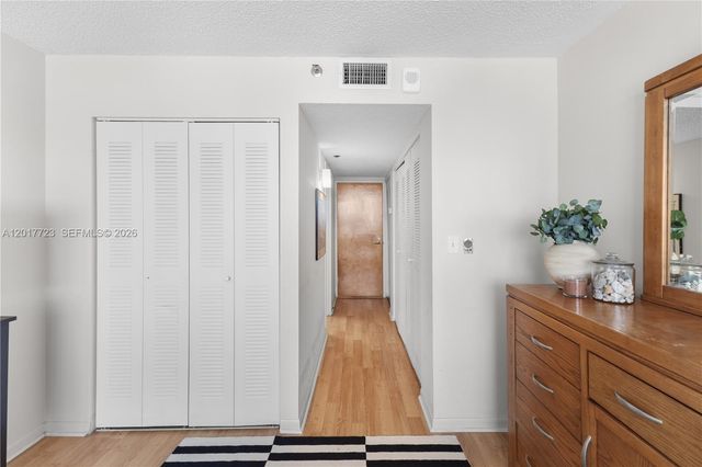 7601 E Treasure Dr 2001, North Bay Village, FL 33141
