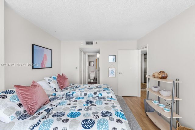 7601 E Treasure Dr 2001, North Bay Village, FL 33141