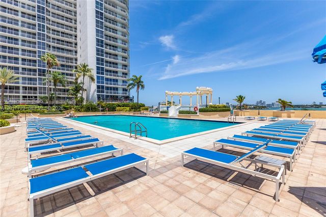 7601 E Treasure Dr 2001, North Bay Village, FL 33141