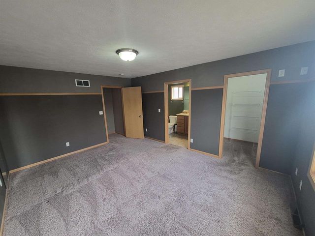 4022 Kingsford Drive, Janesville, WI 53546
