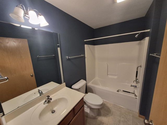 4022 Kingsford Drive, Janesville, WI 53546