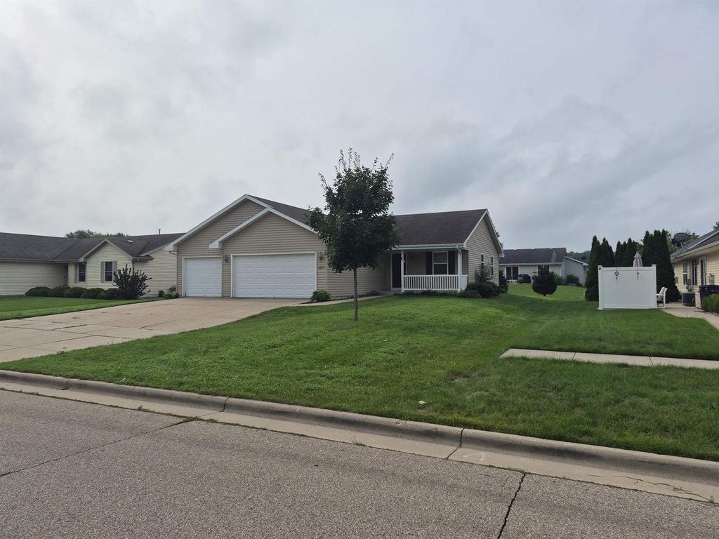 4022 Kingsford Drive, Janesville, WI 53546