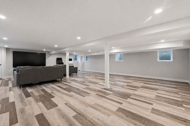 8601 Saint Louis Avenue, Skokie, IL 60076