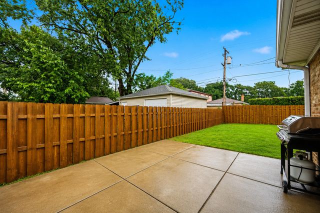 8601 Saint Louis Avenue, Skokie, IL 60076