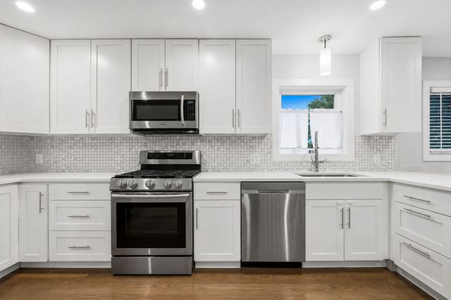 8601 Saint Louis Avenue, Skokie, IL 60076