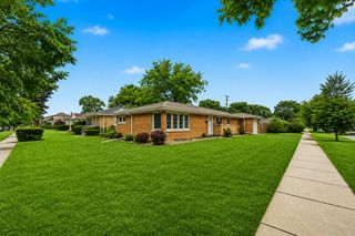 8601 Saint Louis Avenue, Skokie, IL 60076