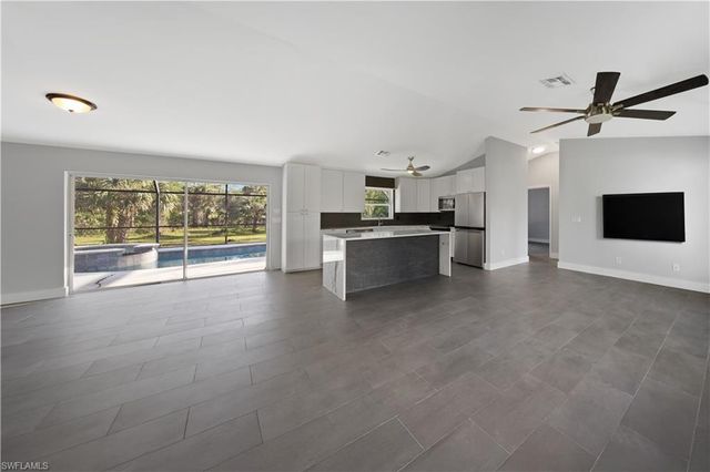 390 35th AVE NE, Naples, FL 34120