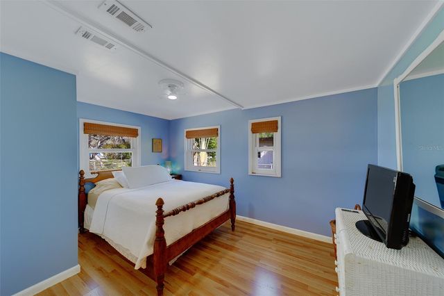 1256 NEW YORK AVENUE, Dunedin, FL 34698