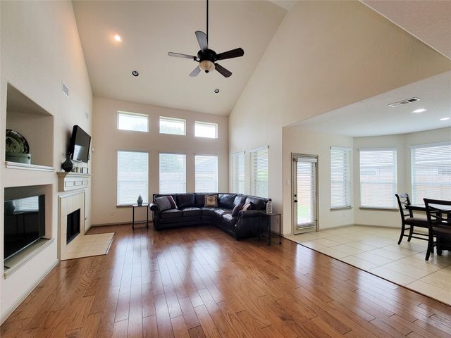 4027 Chestnut Bend, Missouri City, TX 77459