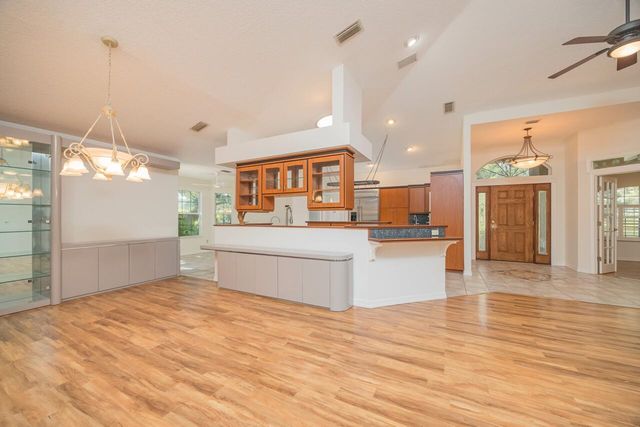 34 Ocean Pines Dr, St Augustine, FL 32080