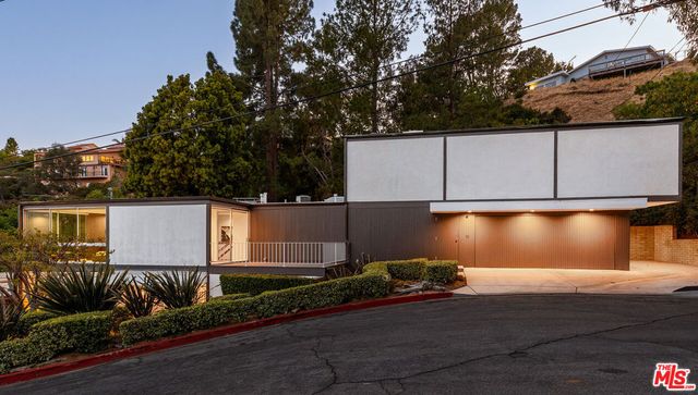 9080 Wonderland Park Avenue, Los Angeles, CA 90046