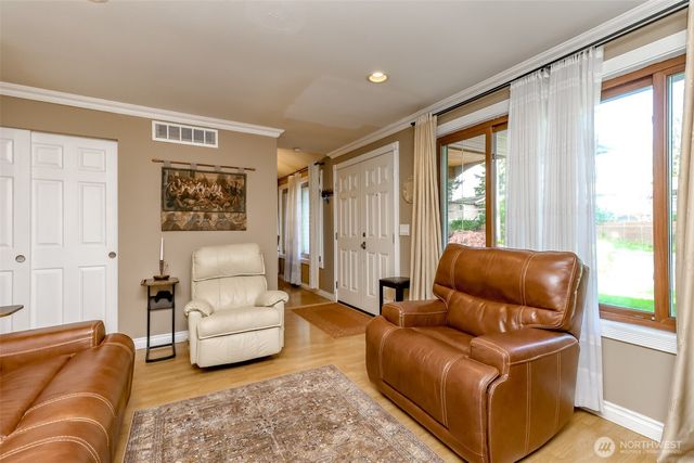 33818 35th Avenue SW, Federal Way, WA 98023