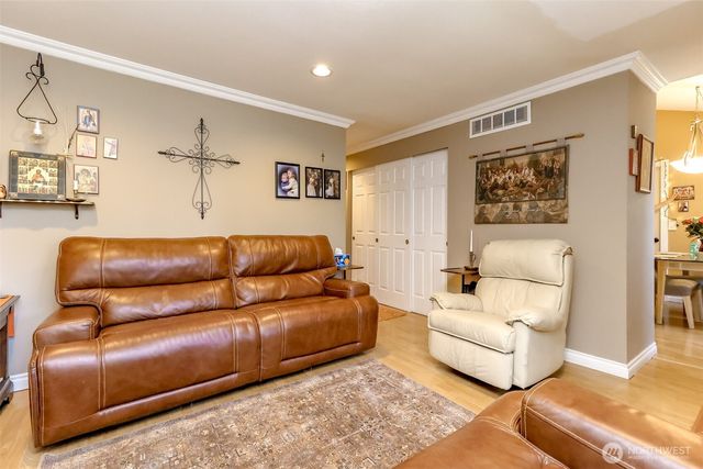 33818 35th Avenue SW, Federal Way, WA 98023