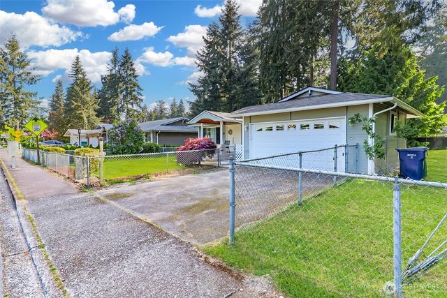 33818 35th Avenue SW, Federal Way, WA 98023