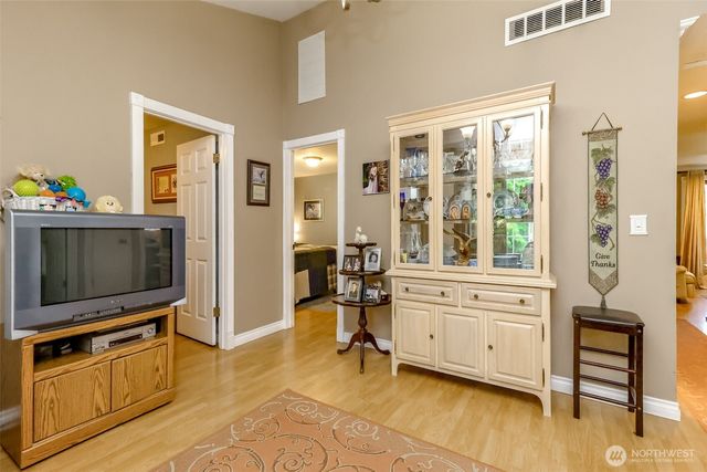 33818 35th Avenue SW, Federal Way, WA 98023