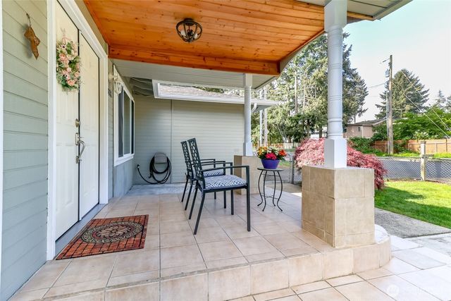 33818 35th Avenue SW, Federal Way, WA 98023