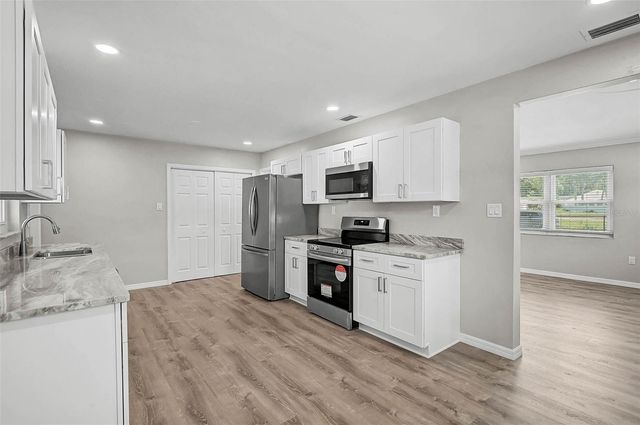 102 20TH STREET NE, Bradenton, FL 34208