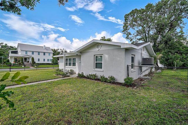 102 20TH STREET NE, Bradenton, FL 34208