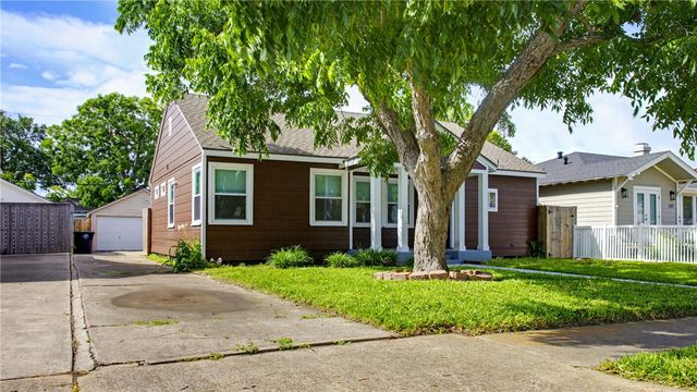 425 Naples St, Corpus Christi, TX 78404