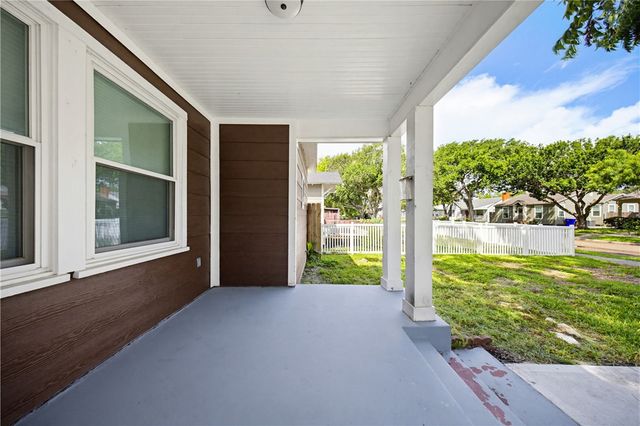 425 Naples St, Corpus Christi, TX 78404