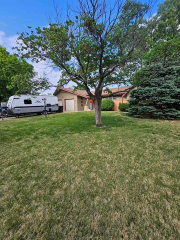537 Aullwood Rd, Salina, KS 67401