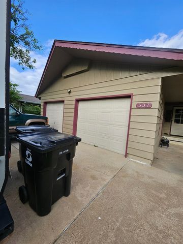 537 Aullwood Rd, Salina, KS 67401