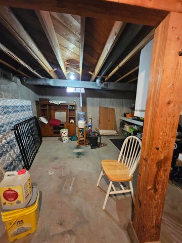 537 Aullwood Rd, Salina, KS 67401