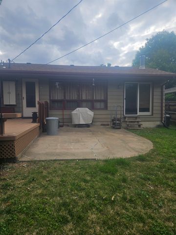 537 Aullwood Rd, Salina, KS 67401