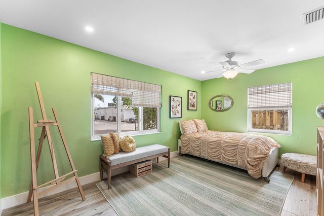 318 W Mango Street W, Lantana, FL 33462
