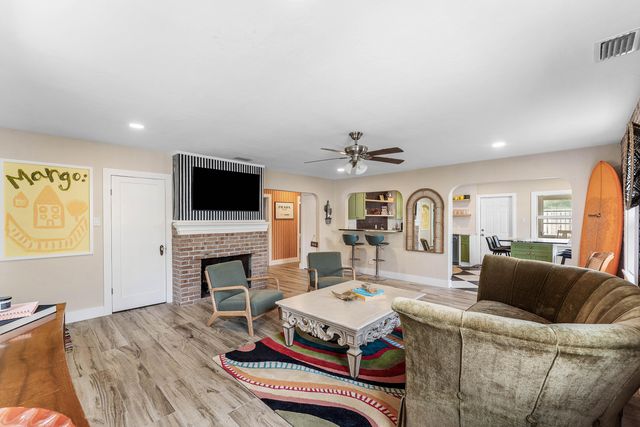 318 W Mango Street W, Lantana, FL 33462