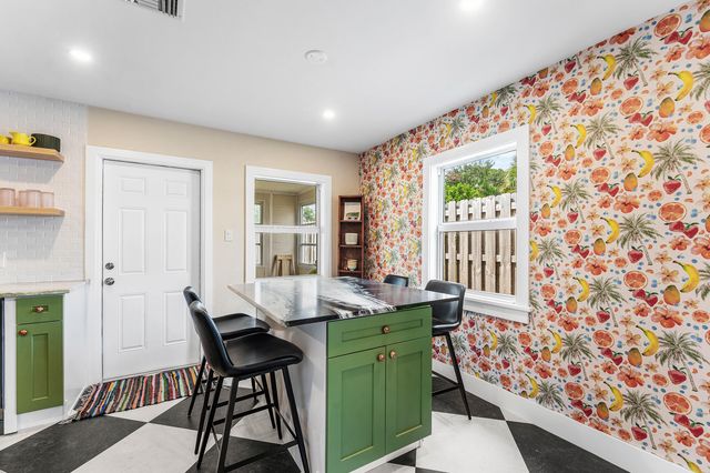 318 W Mango Street W, Lantana, FL 33462