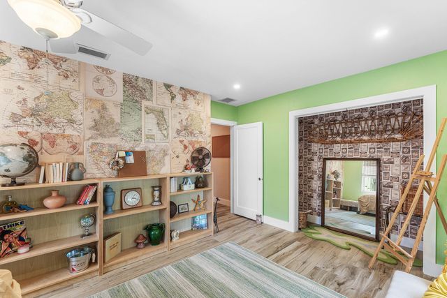 318 W Mango Street W, Lantana, FL 33462