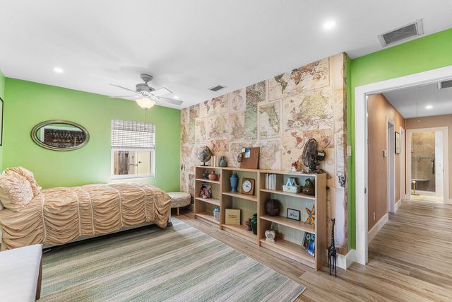 318 W Mango Street W, Lantana, FL 33462