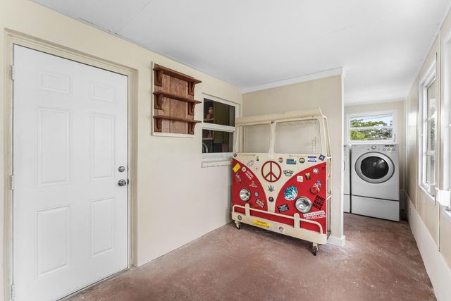318 W Mango Street W, Lantana, FL 33462